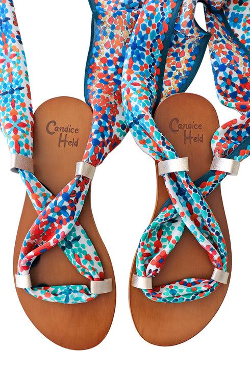Sandali avvolgenti con foulard in seta "Tile".